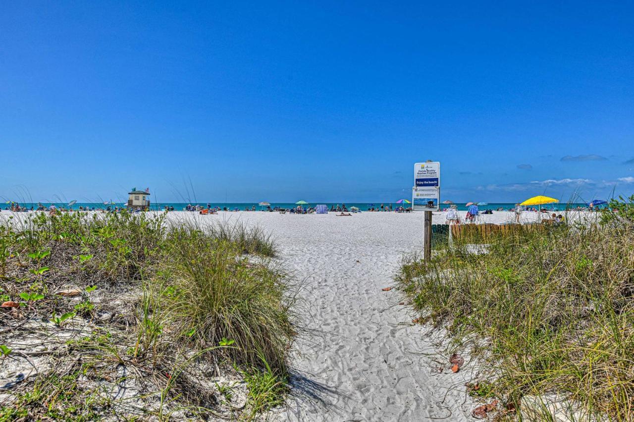 Lido Key Hideout With Patio And Yard And Walk To Beach! Sarasota Eksteriør bilde