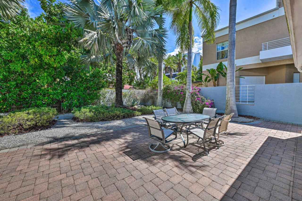 Lido Key Hideout With Patio And Yard And Walk To Beach! Sarasota Eksteriør bilde